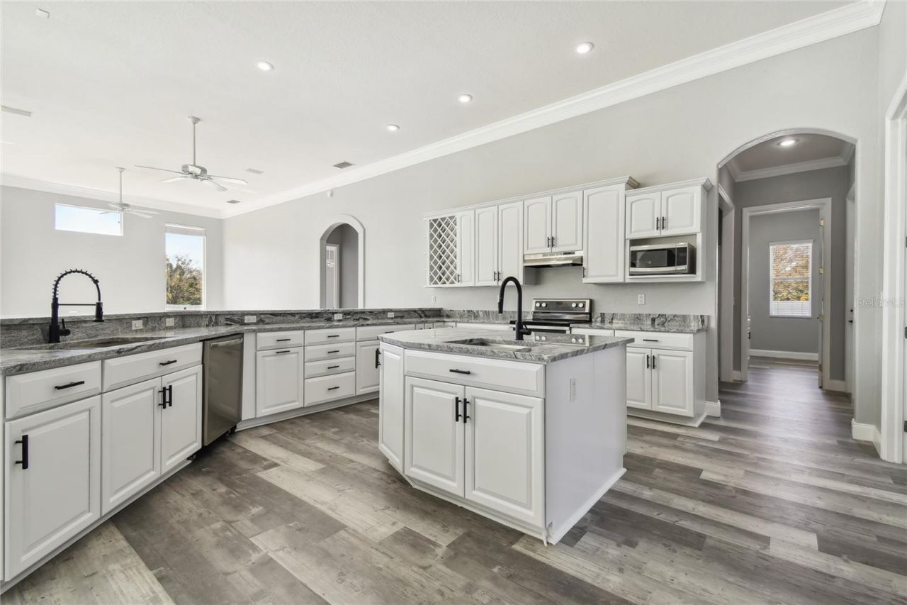 6644 Country Club Road, Wesley Chapel, FL 33544 Photo