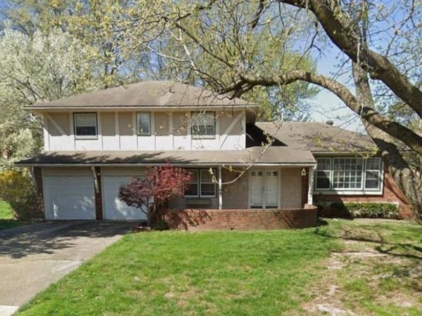 107 W 104th Street, Kansas City, MO 64114