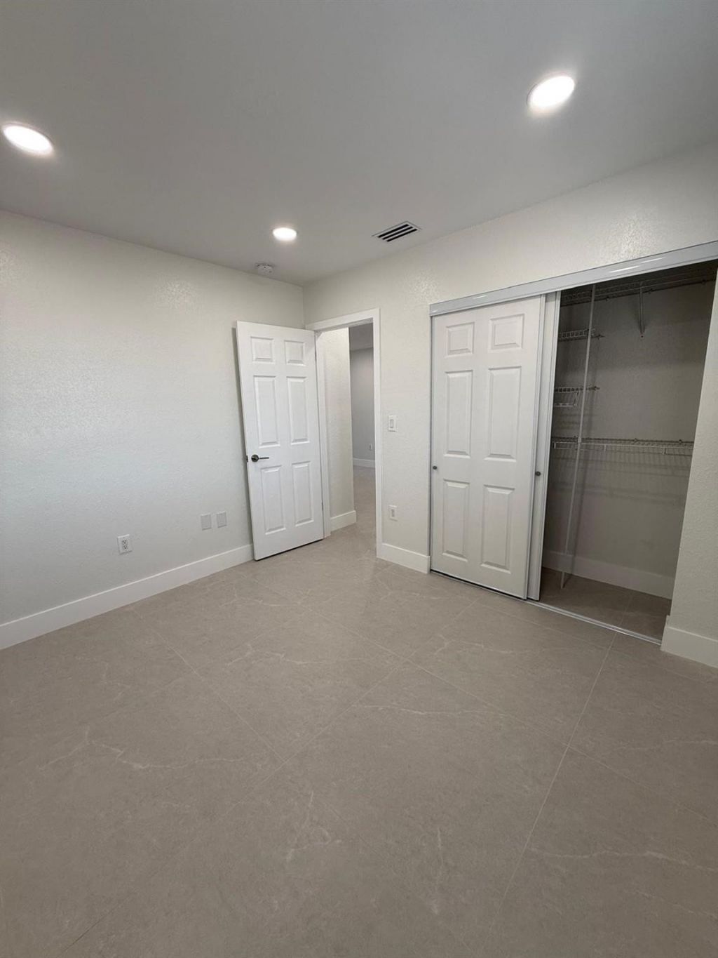 3526 W 76th Street, Unit 203, Hialeah, FL 33018 Photo