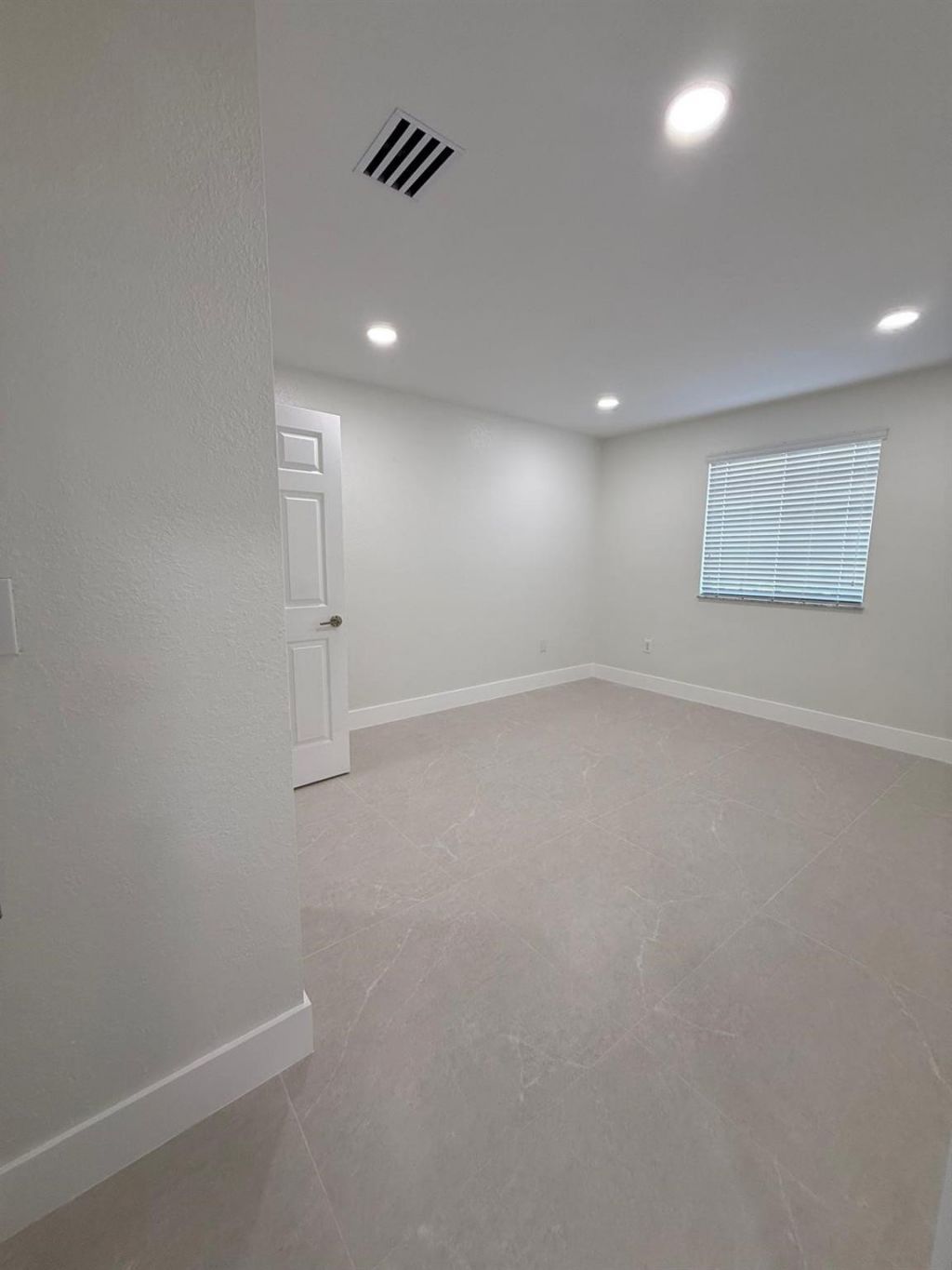 3526 W 76th Street, Unit 203, Hialeah, FL 33018 Photo
