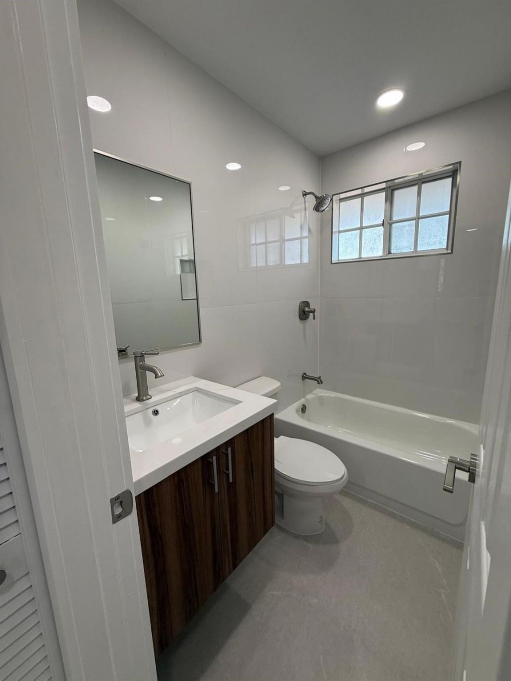 3526 W 76th Street, Unit 203, Hialeah, FL 33018 Photo