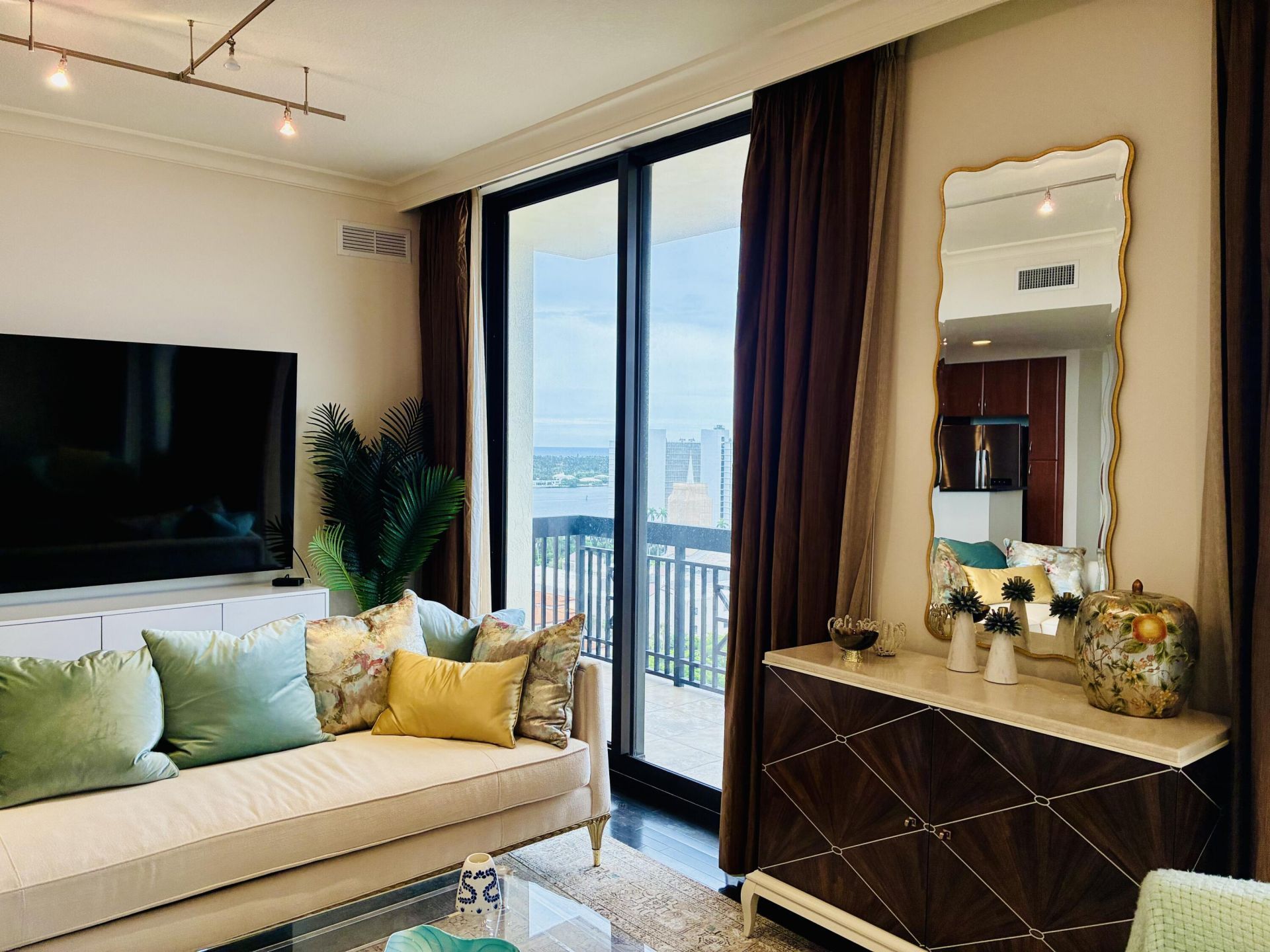 801 S Olive Avenue, Unit 1402, West Palm Beach, FL 33401 Photo