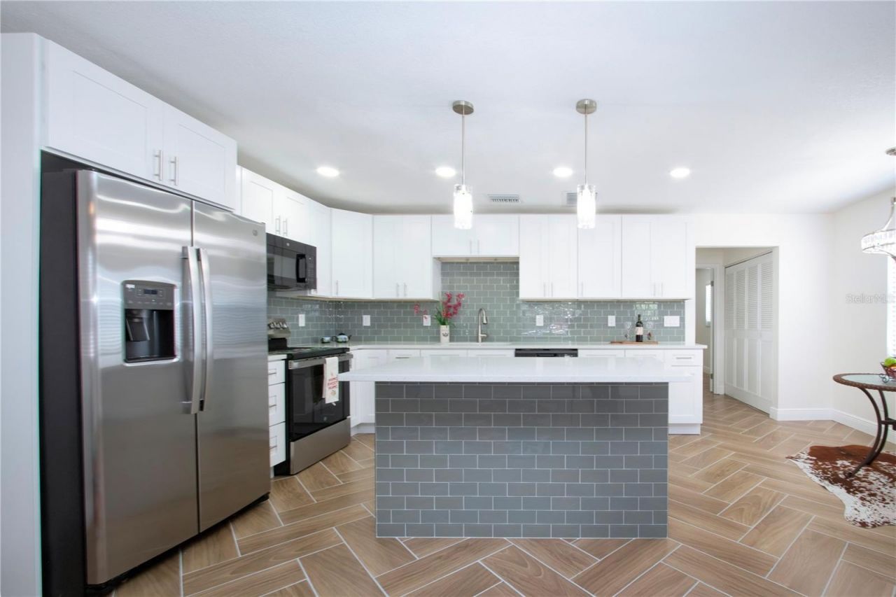 1902 Andover Street, Unit 198, Sun City Center, FL 33573 Photo