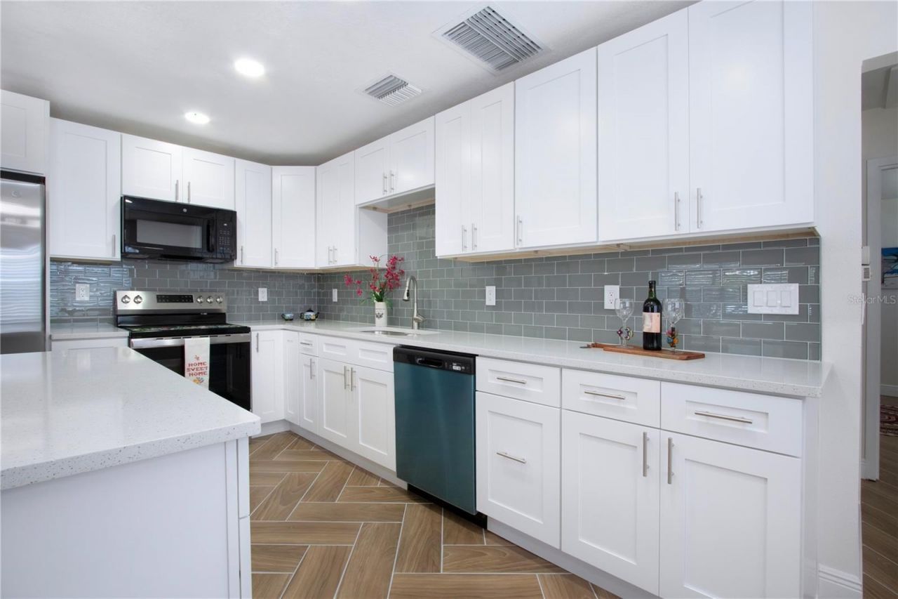 1902 Andover Street, Unit 198, Sun City Center, FL 33573 Photo