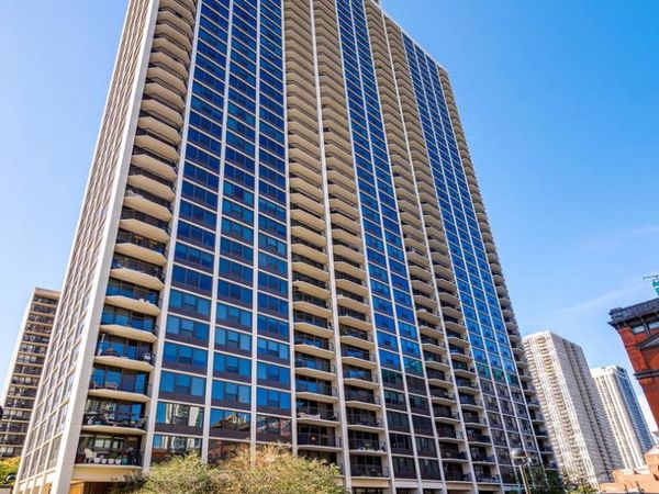 1560 N Sandburg Terrace, Unit 2403J, Chicago, IL 60610