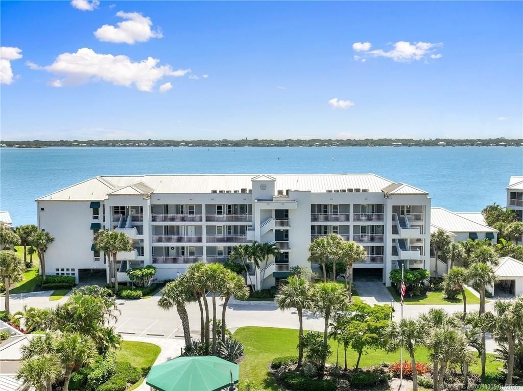 164 NE Edgewater Drive, Unit 2105, Stuart, FL 34996 Photo