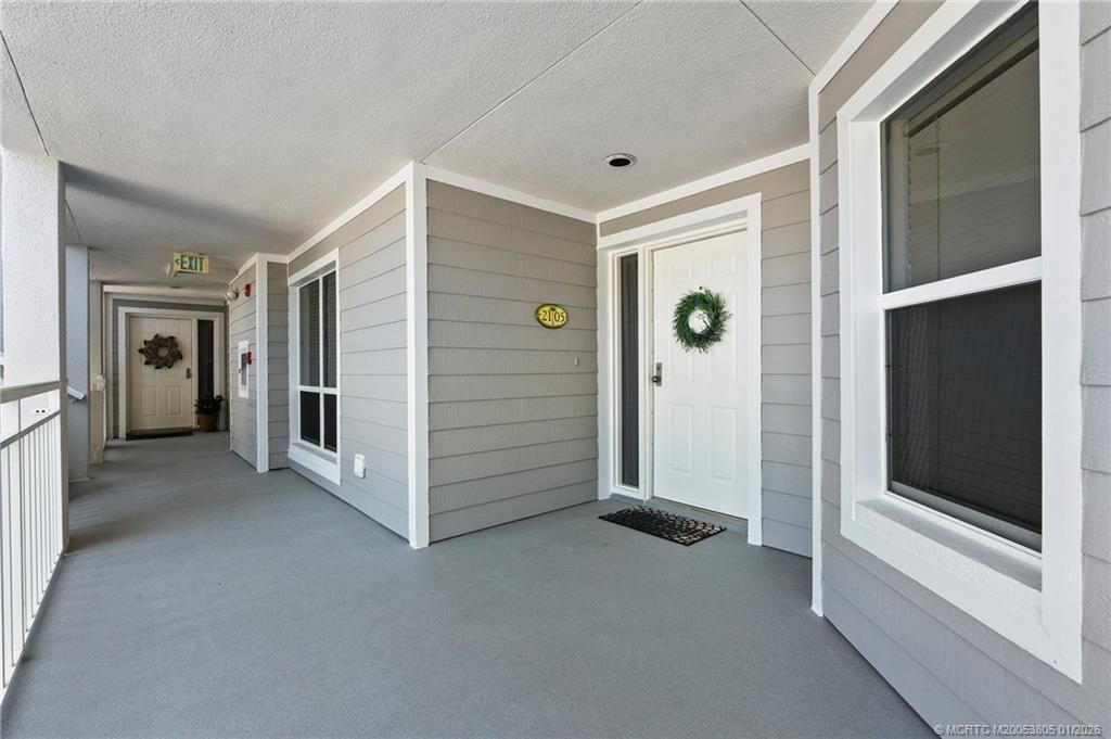 164 NE Edgewater Drive, Unit 2105, Stuart, FL 34996 Photo