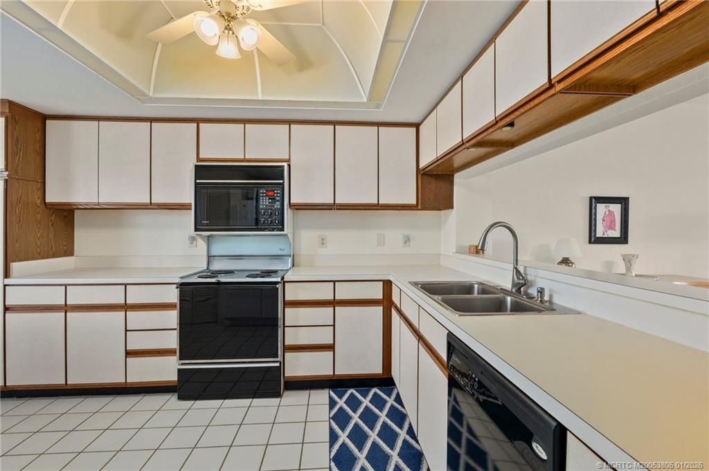 164 NE Edgewater Drive, Unit 2105, Stuart, FL 34996 Photo