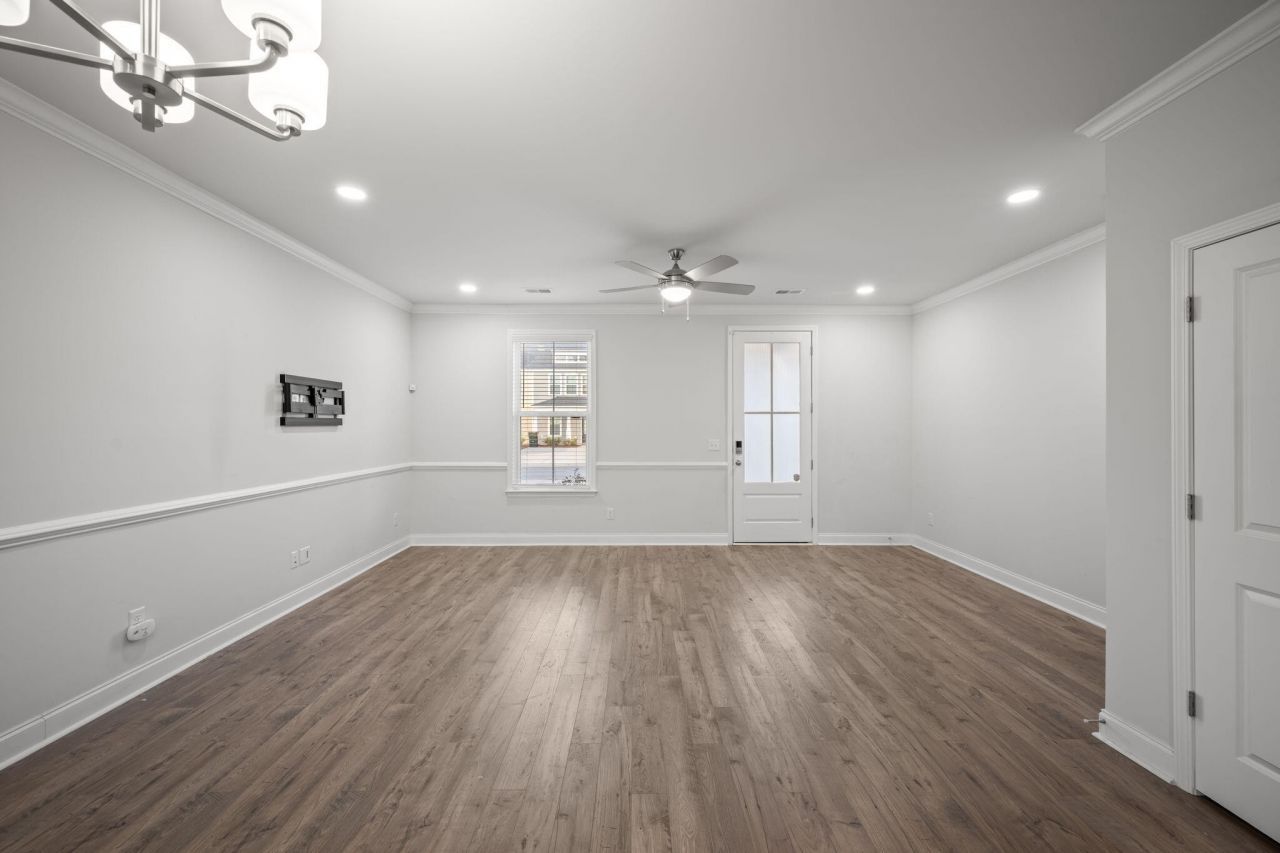 523 Green Fern Drive Photo 10