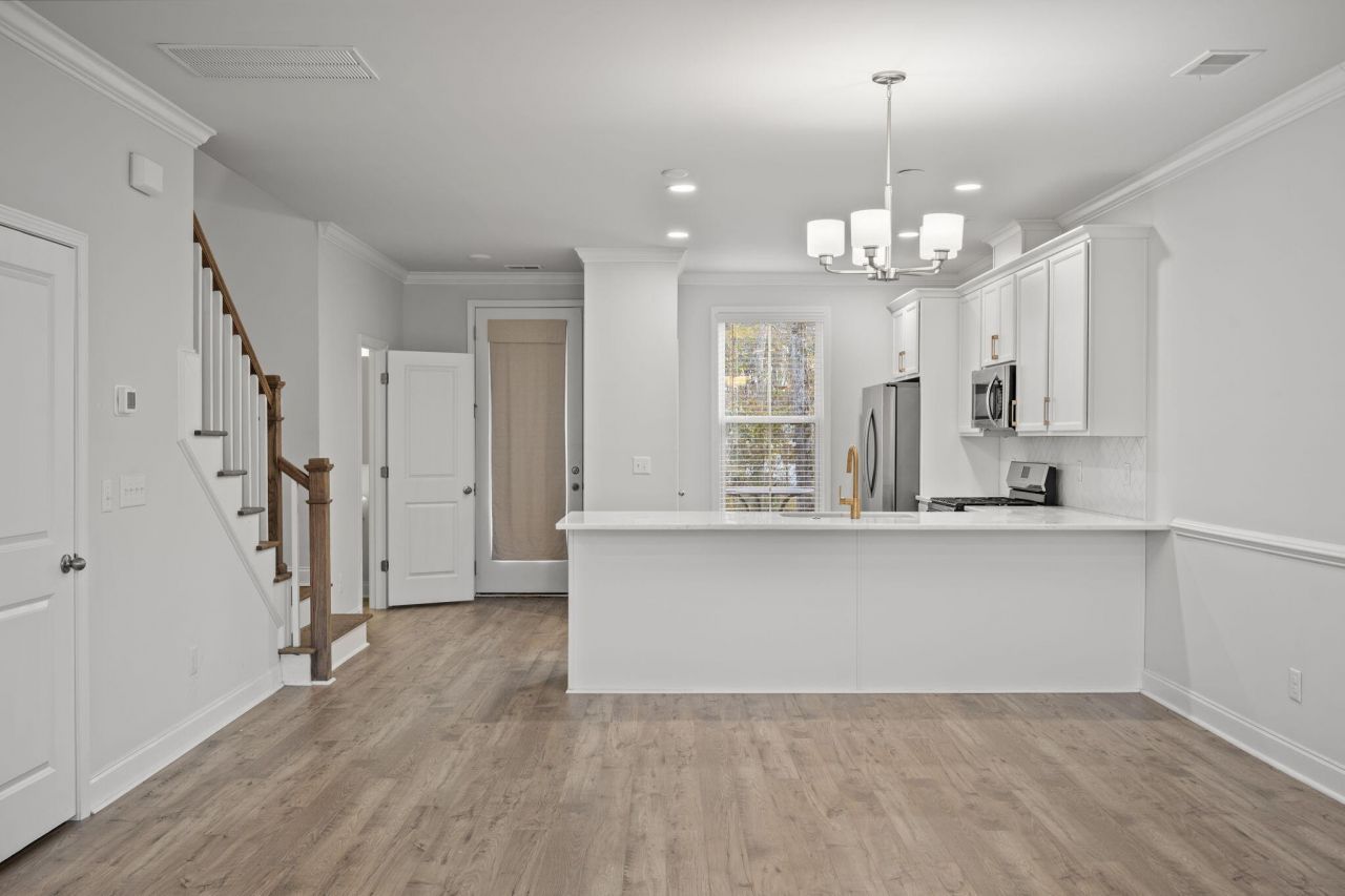 523 Green Fern Drive Photo 6