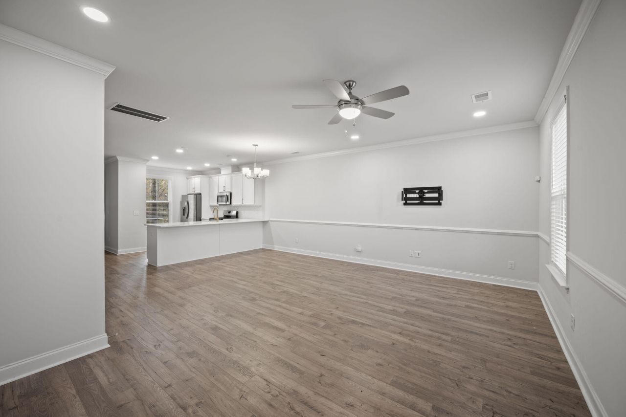 523 Green Fern Drive Photo 8