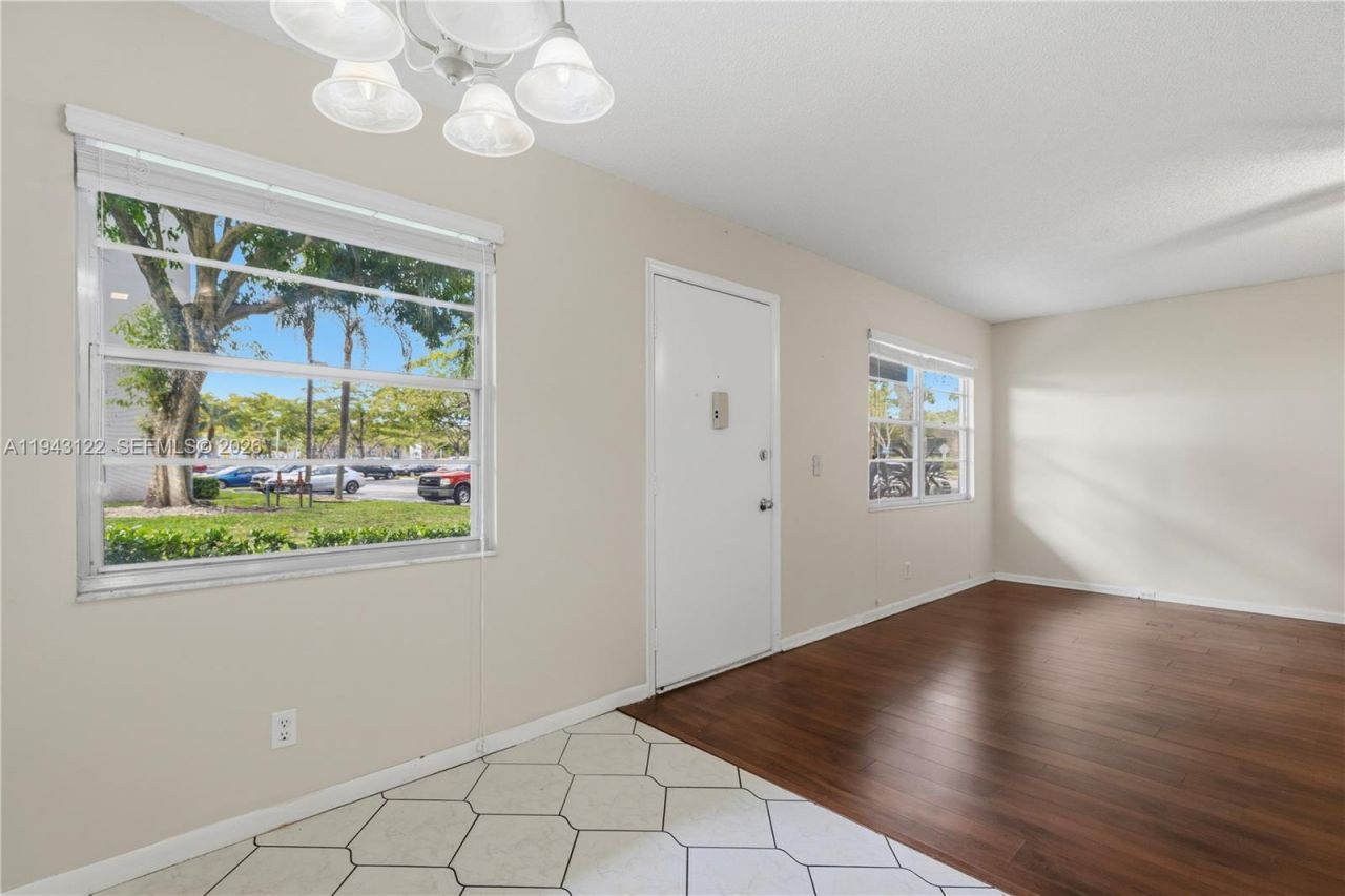 251 SW 132nd Way, Unit 117H, Pembroke Pines, FL 33027 Photo