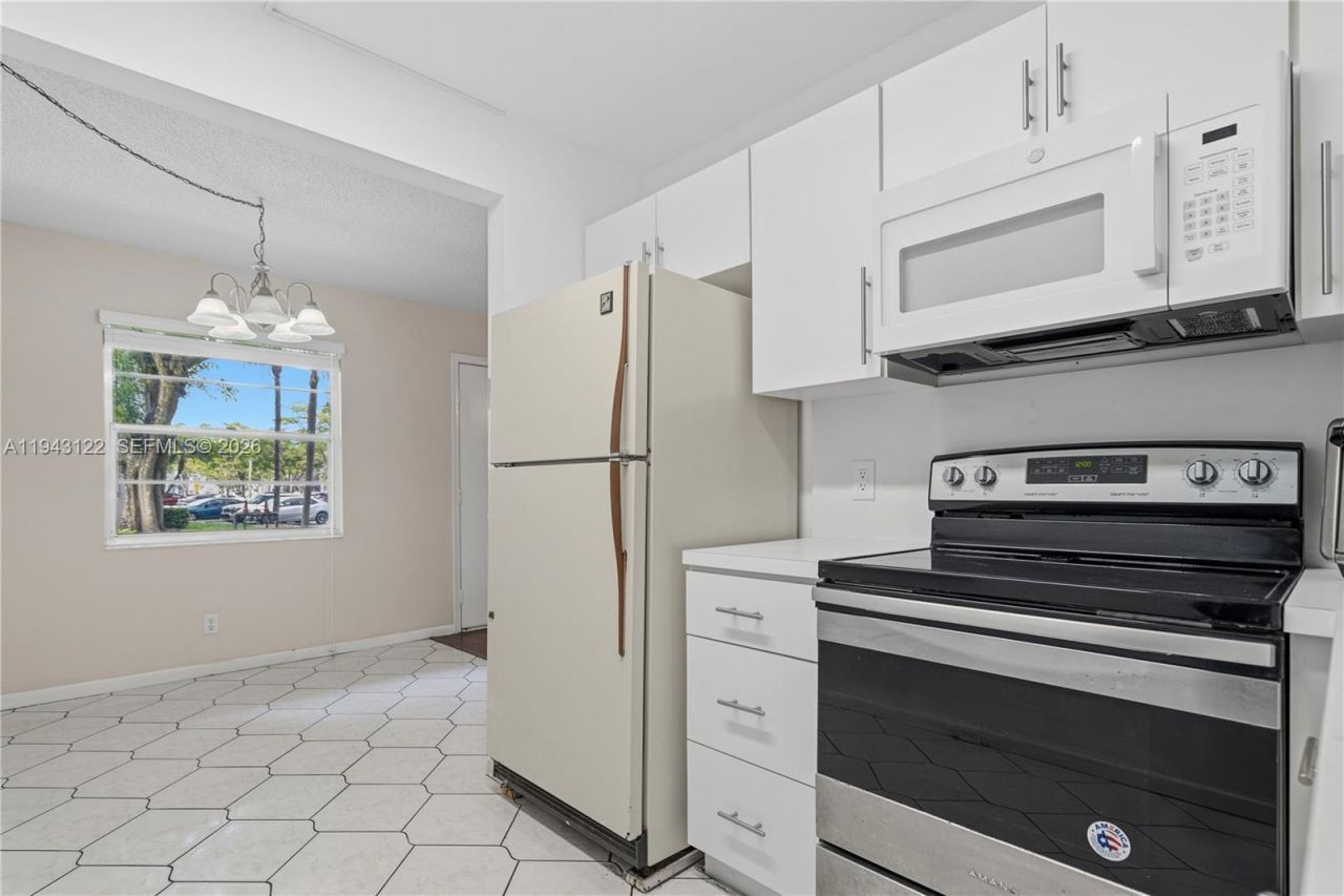 251 SW 132nd Way, Unit 117H, Pembroke Pines, FL 33027 Photo