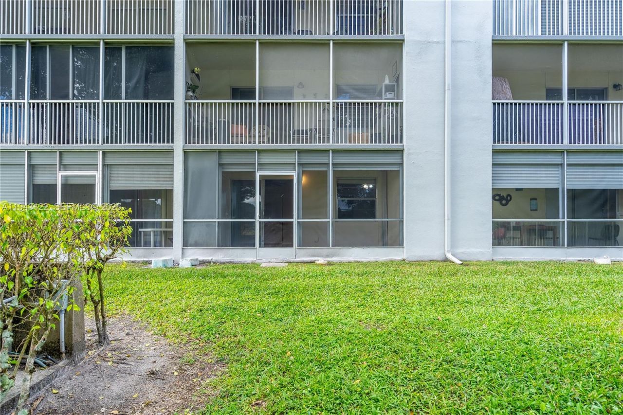 251 SW 132nd Way, Unit 117H, Pembroke Pines, FL 33027 Photo