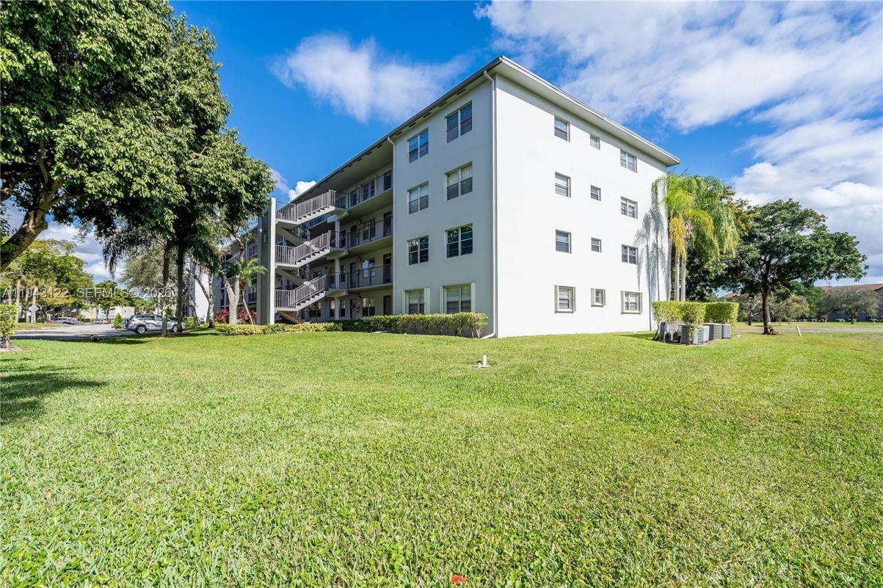 251 SW 132nd Way, Unit 117H, Pembroke Pines, FL 33027 Photo