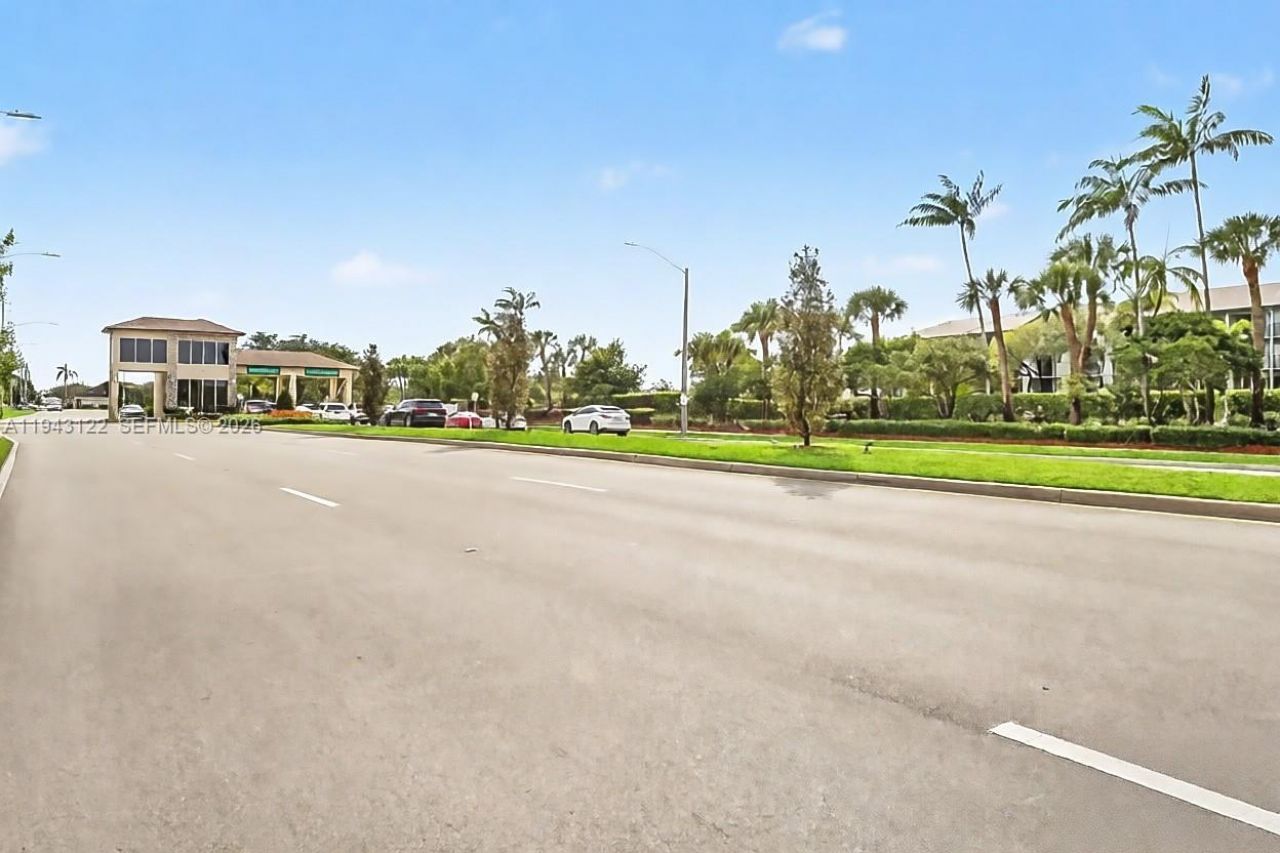 251 SW 132nd Way, Unit 117H, Pembroke Pines, FL 33027 Photo