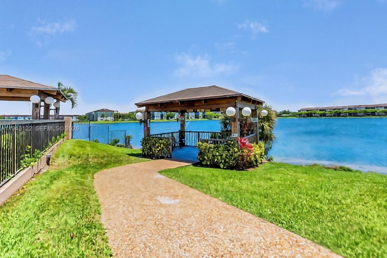 251 SW 132nd Way, Unit 117H, Pembroke Pines, FL 33027 Photo