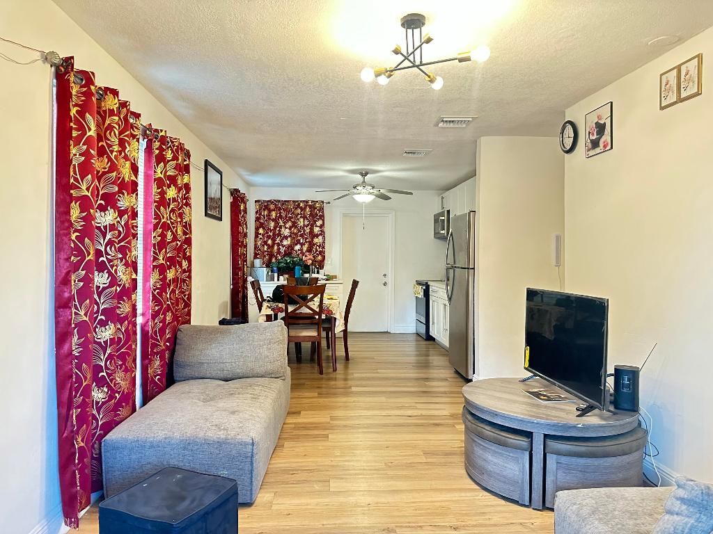 725 58th Street, West Palm Beach, FL 33407 Photo