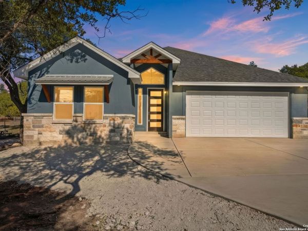 1169 Johnson Rd, Canyon Lake, TX 78133