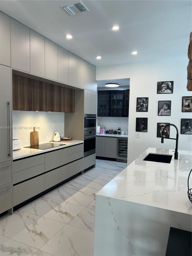 7782 NW 18th St, Pembroke Pines, FL 33024 Photo