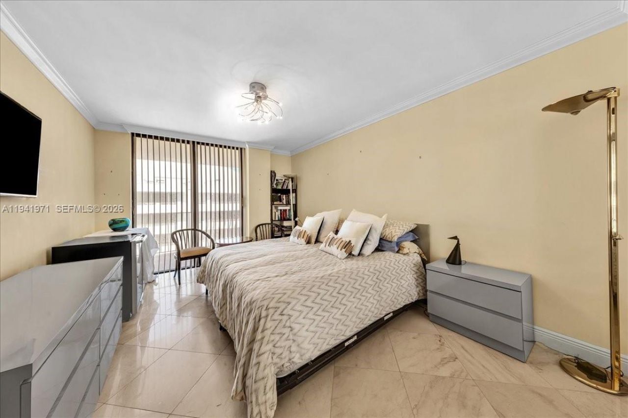 8877 Collins Ave , Unit PH-2, Surfside, FL 33154 Photo