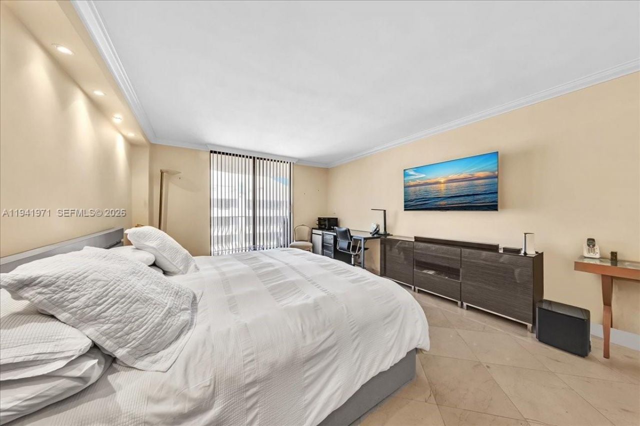 8877 Collins Ave , Unit PH-2, Surfside, FL 33154 Photo