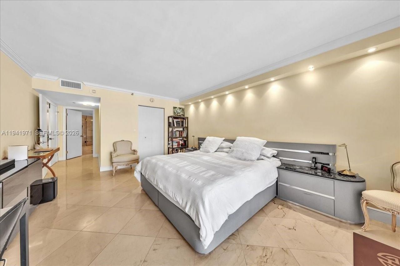 8877 Collins Ave , Unit PH-2, Surfside, FL 33154 Photo