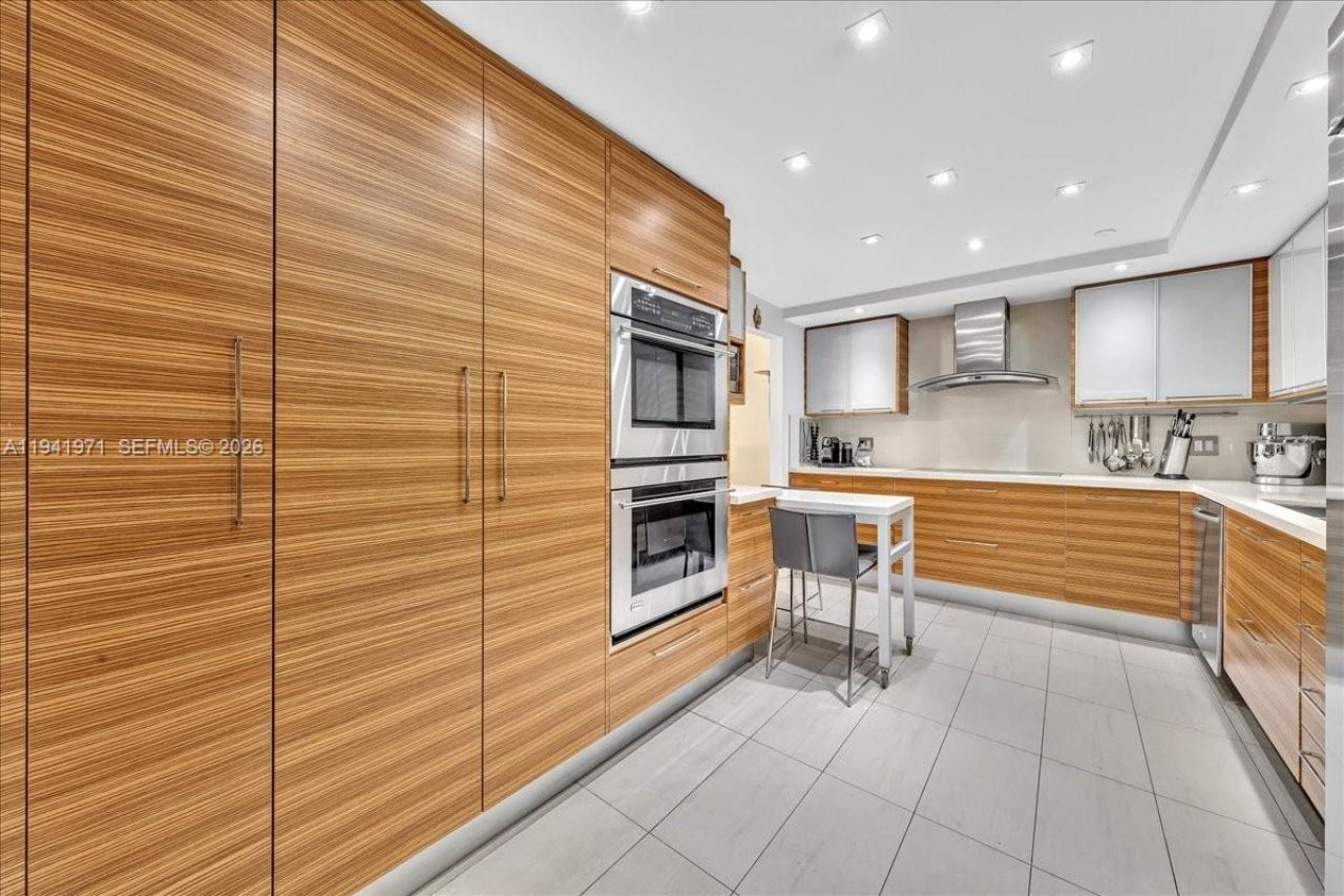 8877 Collins Ave , Unit PH-2, Surfside, FL 33154 Photo