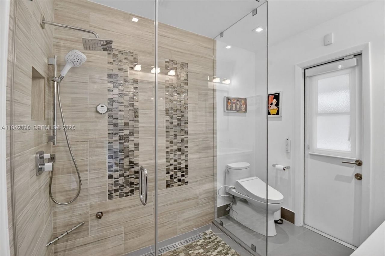 20610 NE 22nd Ct, Miami, FL 33180 Photo