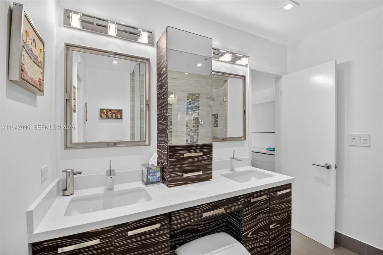 20610 NE 22nd Ct, Miami, FL 33180 Photo