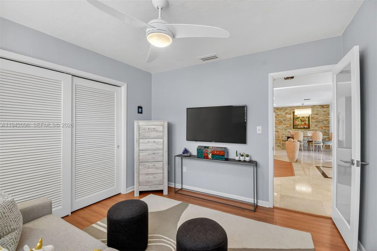 20610 NE 22nd Ct, Miami, FL 33180 Photo