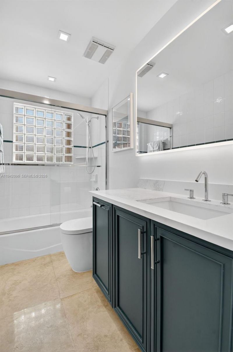 20610 NE 22nd Ct, Miami, FL 33180 Photo