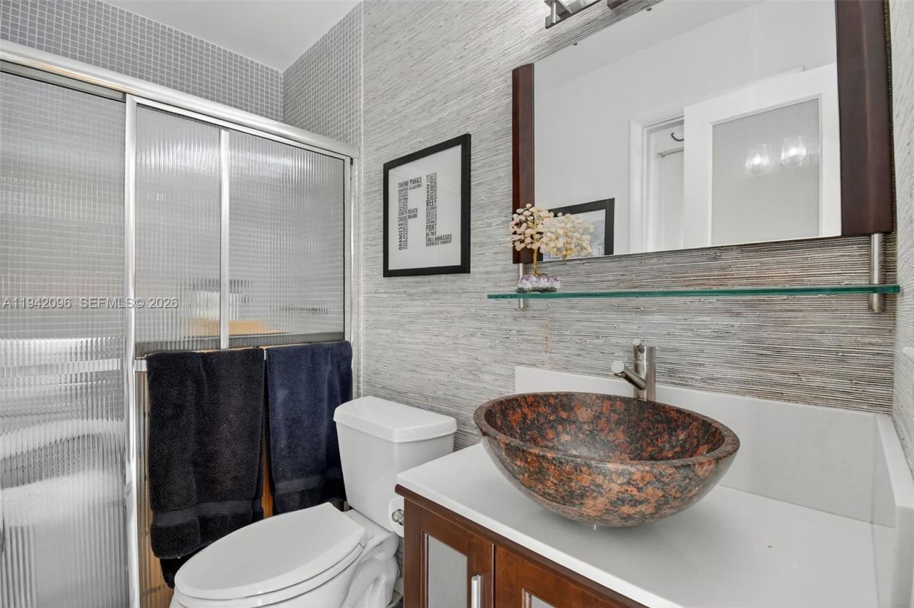 20610 NE 22nd Ct, Miami, FL 33180 Photo