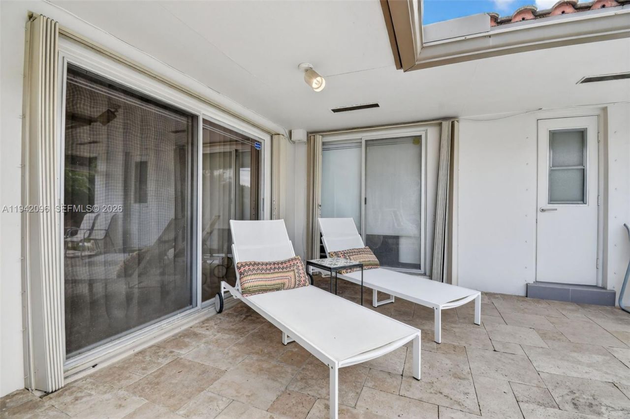 20610 NE 22nd Ct, Miami, FL 33180 Photo