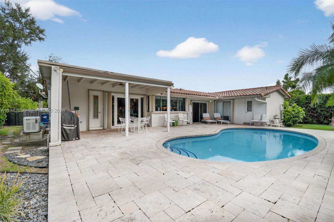 20610 NE 22nd Ct, Miami, FL 33180 Photo