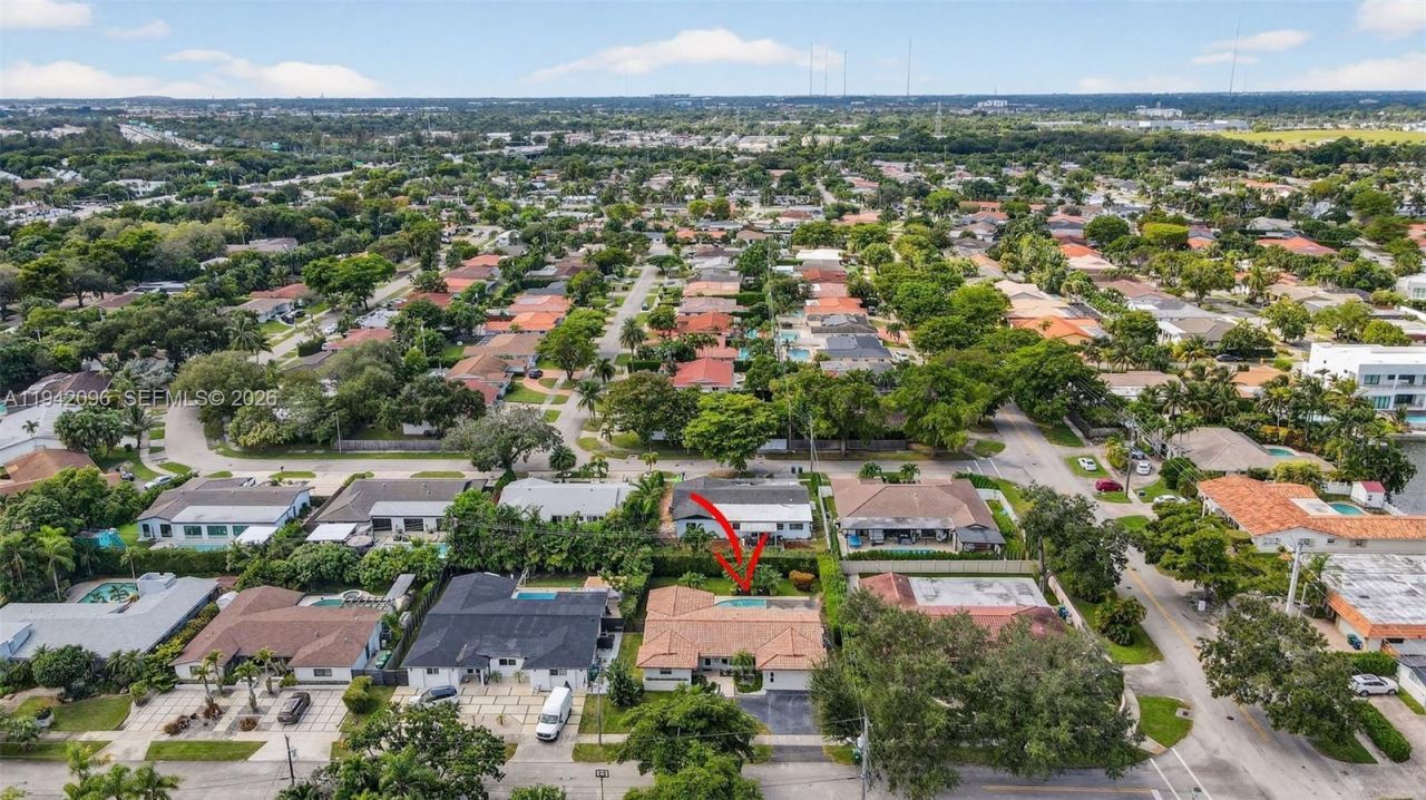 20610 NE 22nd Ct, Miami, FL 33180 Photo