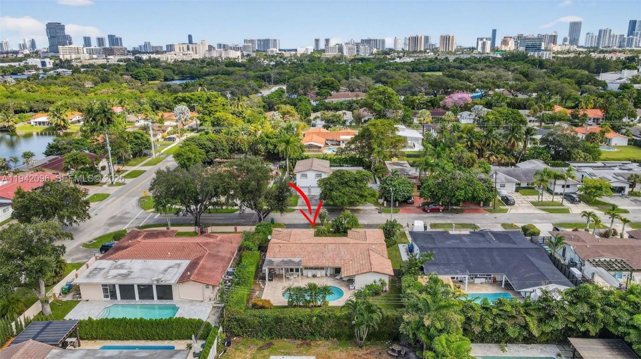 20610 NE 22nd Ct, Miami, FL 33180 Photo