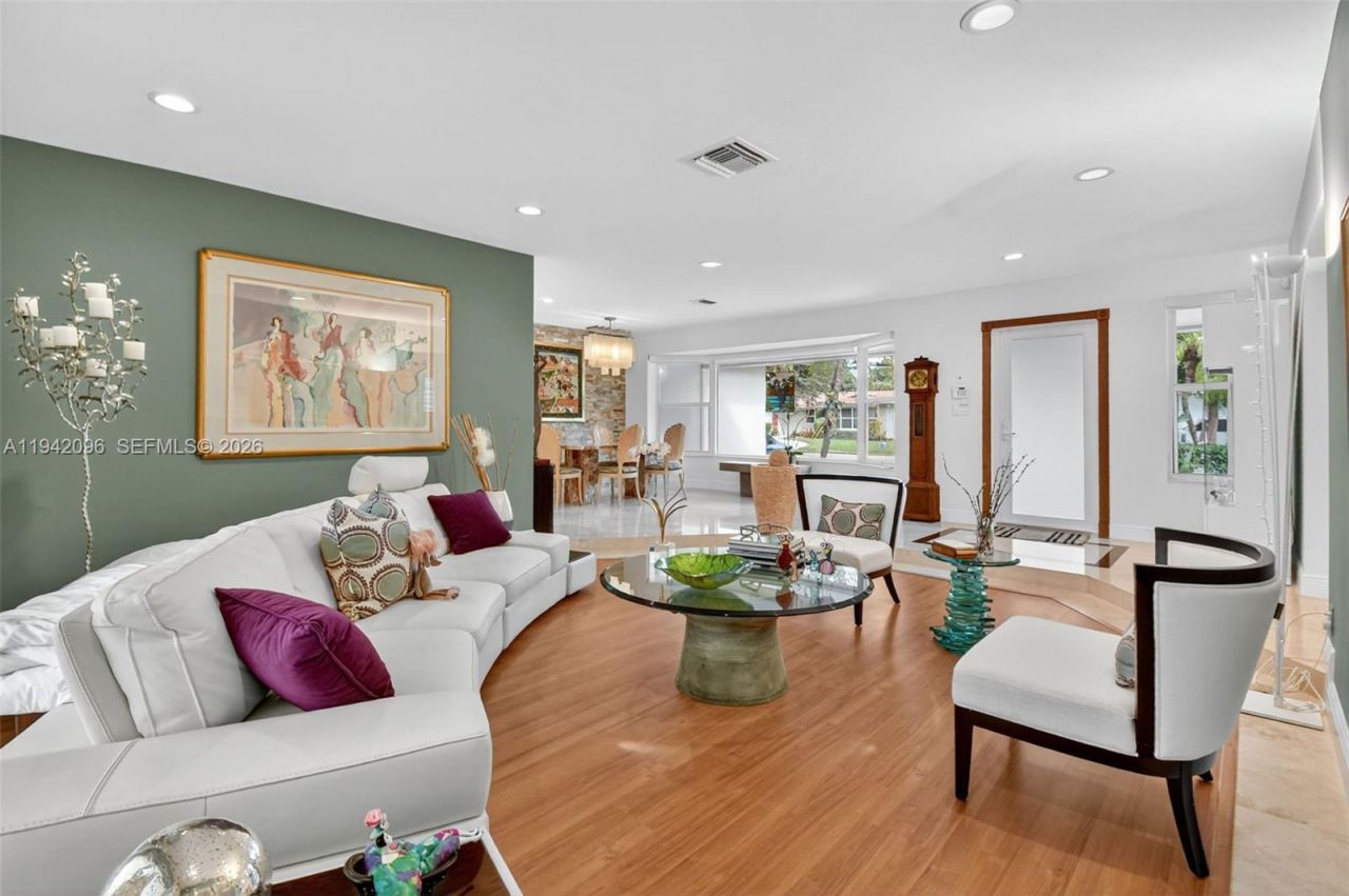 20610 NE 22nd Ct, Miami, FL 33180 Photo