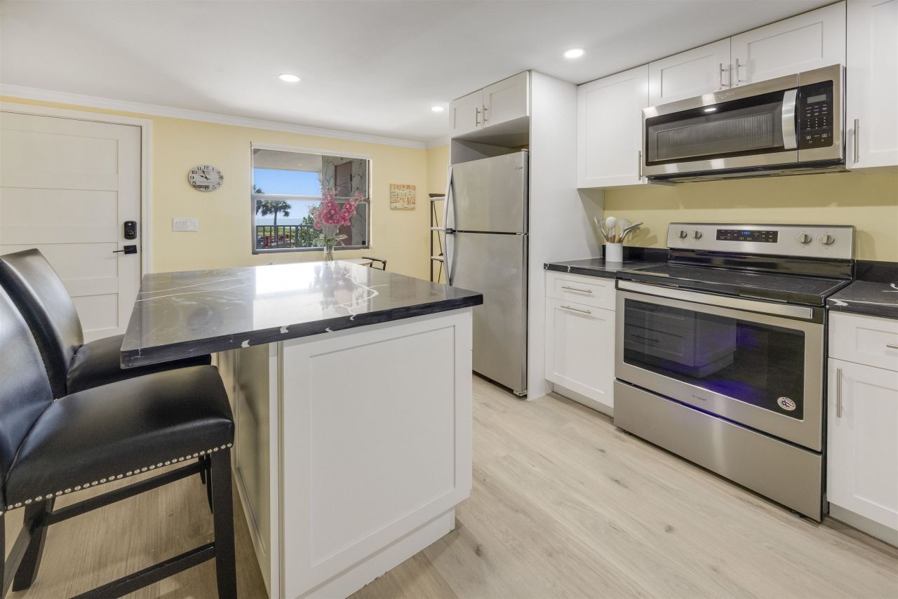 2445 W Gulf Dr, Unit 21E, Sanibel, FL 33957 Photo