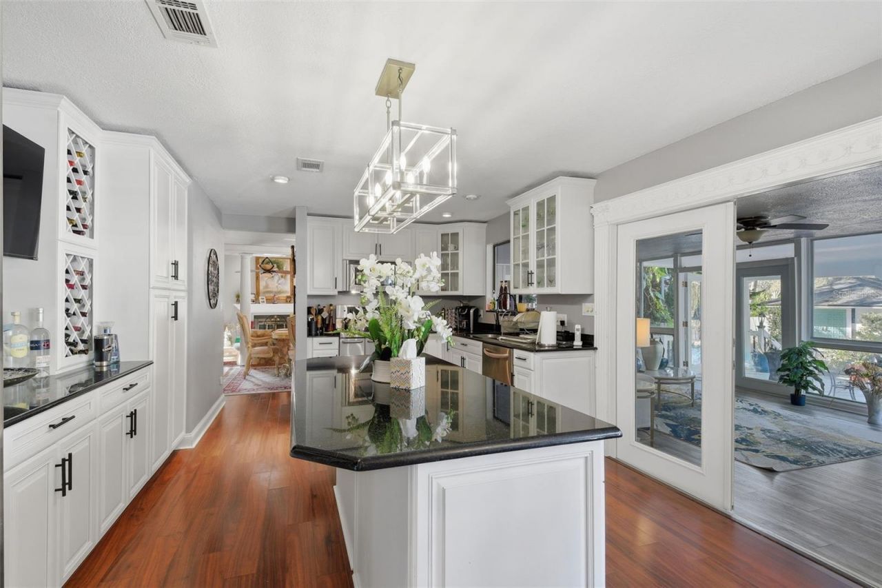 7214 N Ola Avenue, Tampa, FL 33604 Photo