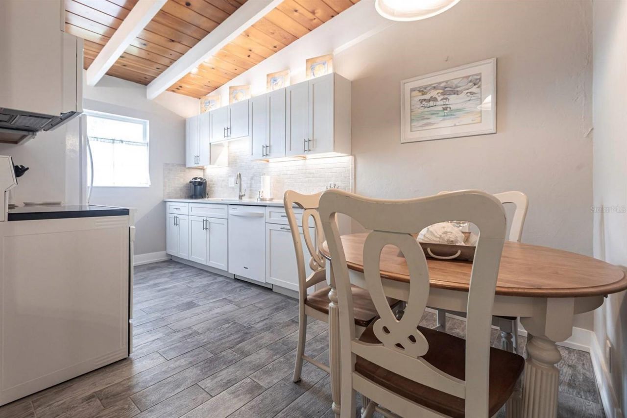 6006 Midnight Pass Road, Unit 22, Sarasota, FL 34242 Photo