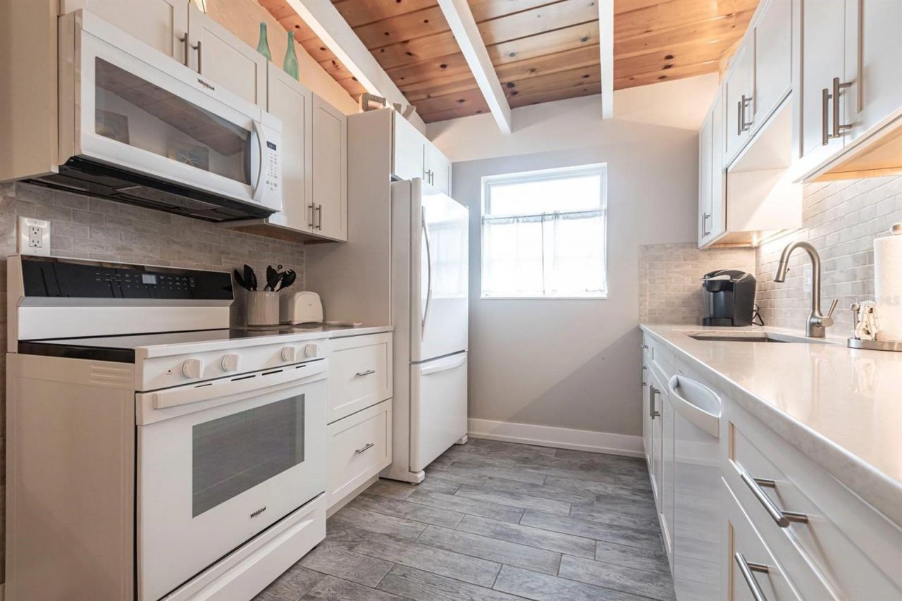 6006 Midnight Pass Road, Unit 22, Sarasota, FL 34242 Photo