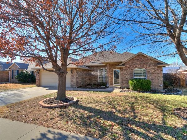 1905 Breakers West Boulevard, Yukon, OK 73128