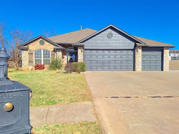 2025 Wimberley Creek Drive, Moore, OK 73160