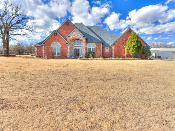 10121 Cottonwood Drive, Newalla, OK 74857