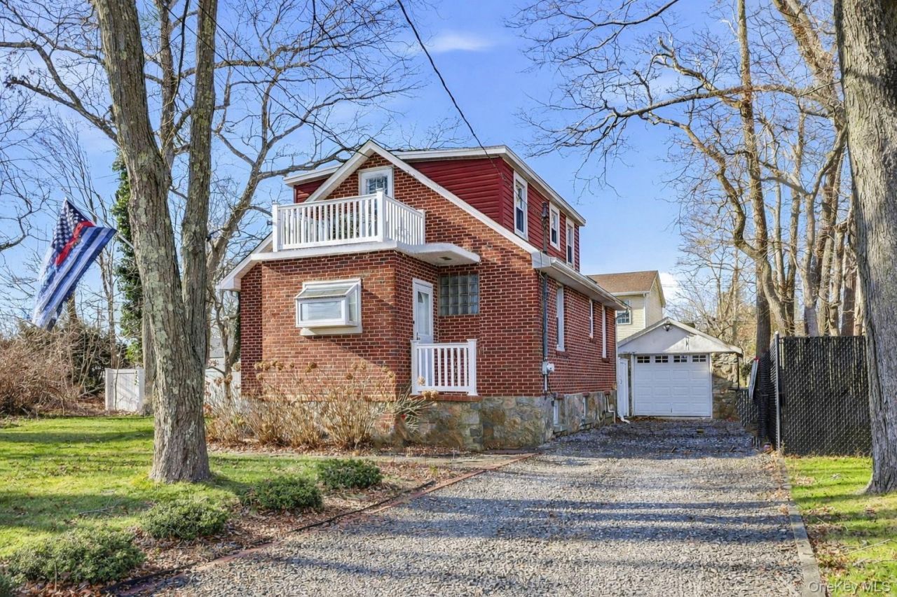 36 Columbine Road , Rocky Point, NY 11778 | MLS ID 950386 - Coldwell Banker  American Homes