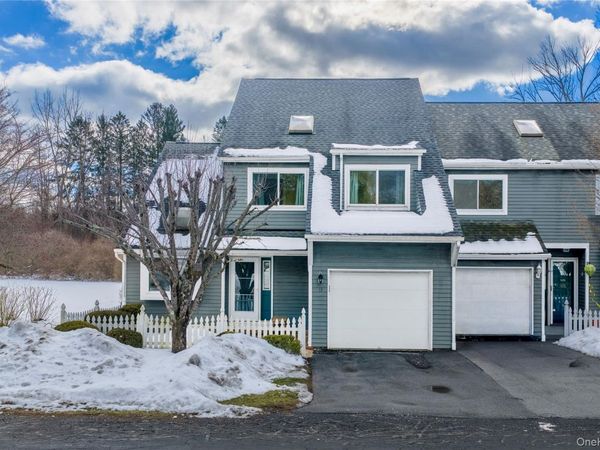 13 Cushing Green S, Pawling, NY 12564