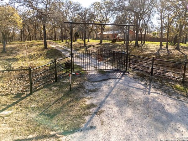 4843 Zion Hill, Seguin, TX 78155