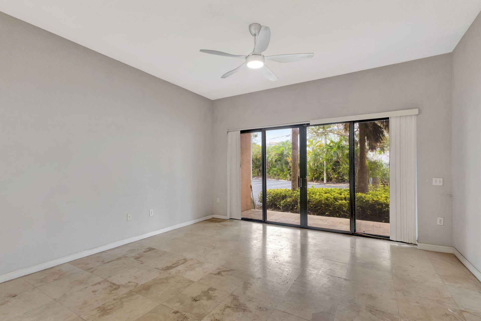 1620 Presidential Way, Unit 110, West Palm Beach, FL 33401 Photo