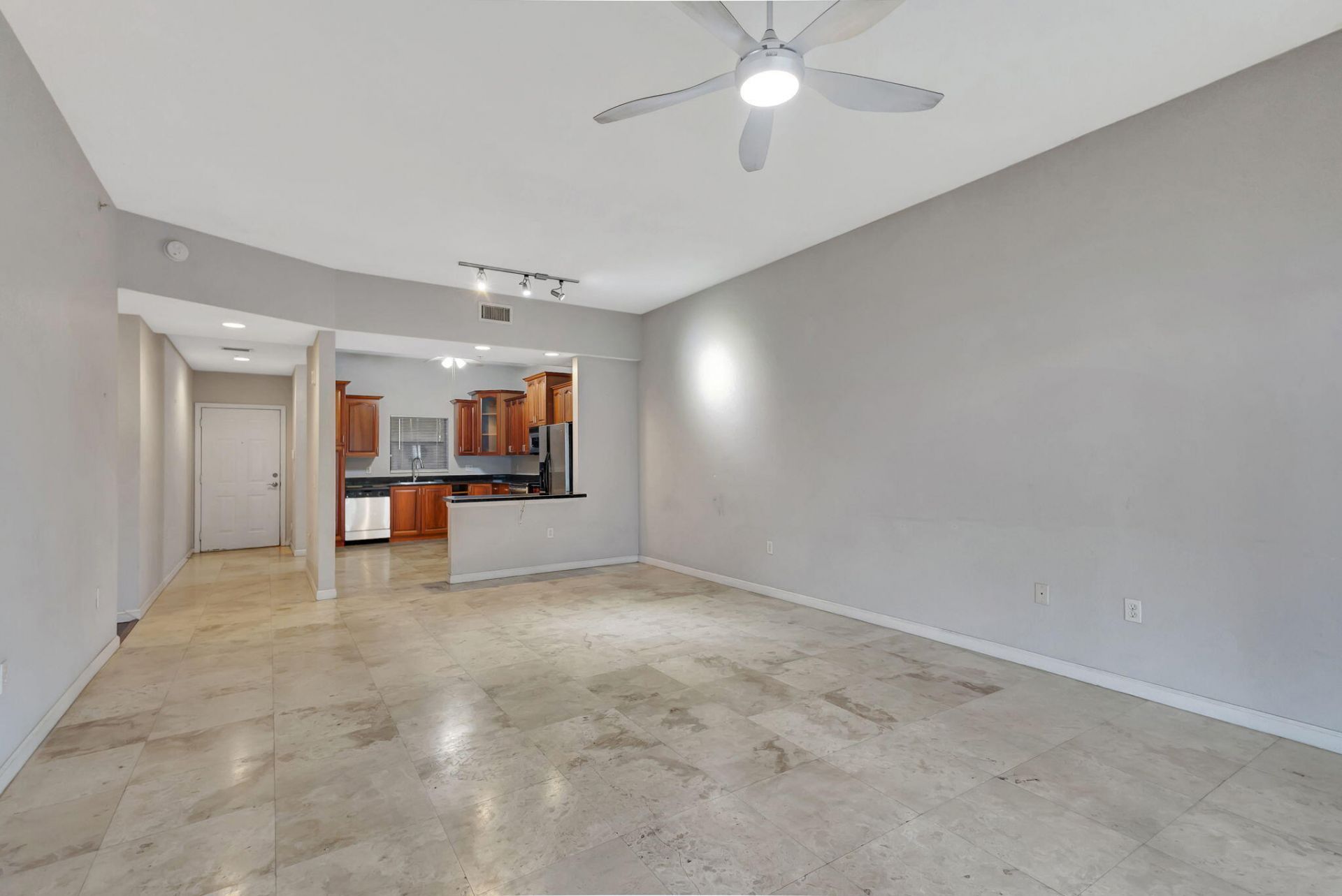 1620 Presidential Way, Unit 110, West Palm Beach, FL 33401 Photo
